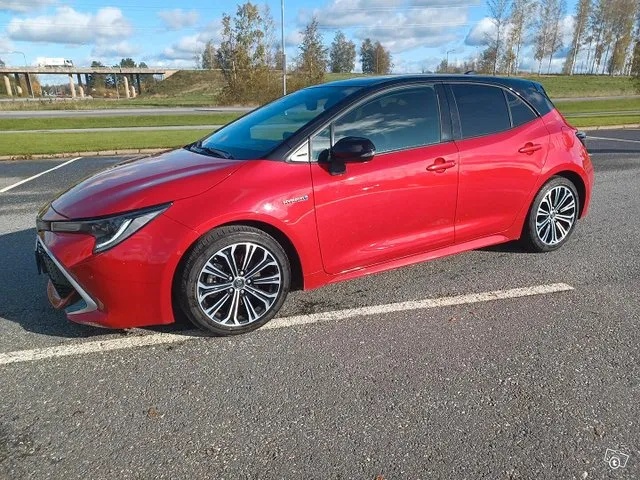 Toyota Corolla Hatchback 2,0 Hybrid Style Image 1