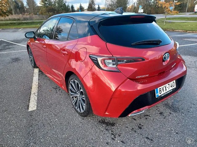 Toyota Corolla Hatchback 2,0 Hybrid Style Image 2